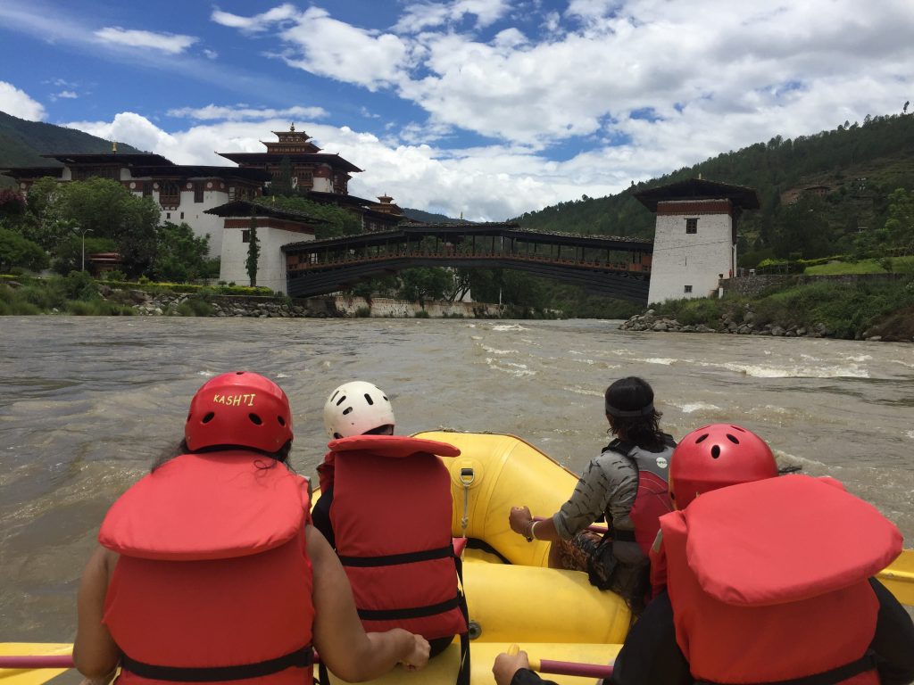 Rafting in Mo Chu [ A week in the land of the thunder dragon, Bhutan ]